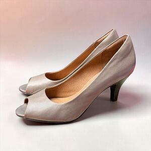 Clarks Artisan Cynthia Avant Peep Toe Heels Taupe Leather Comfort Pump 9.5